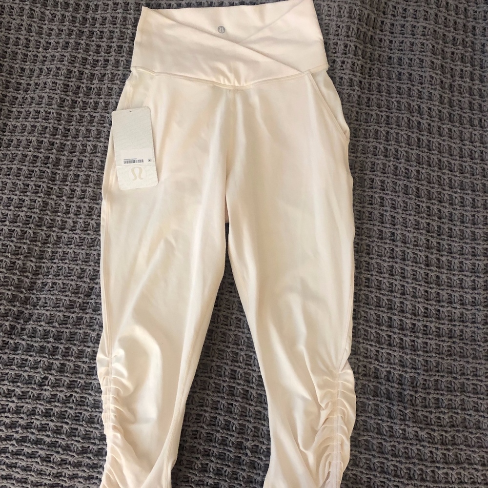 lululemon athletica Cream High-Waist Ruched Leggings